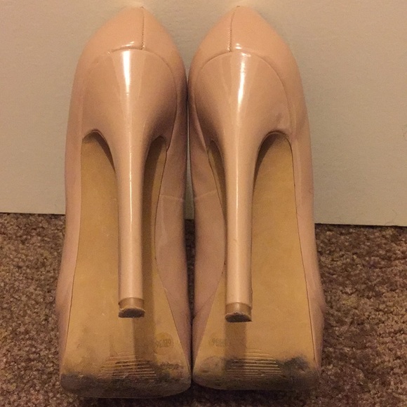 Jessica Simpson Nude Platform Heels - Picture 3 of 4